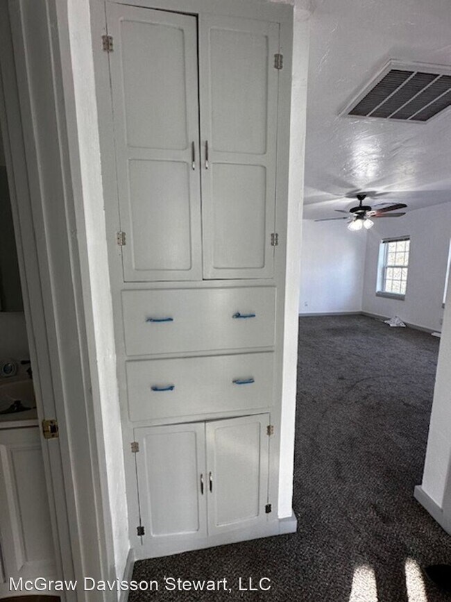 Foto del edificio - 2 br, 1 bath House - 829 N. Francis Ave