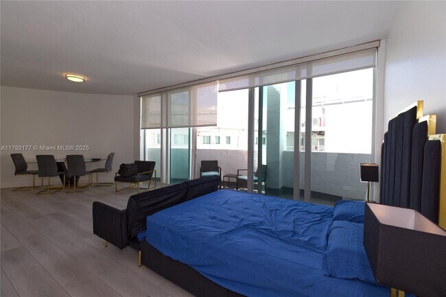 Foto del edificio - 6580 Indian Creek Dr