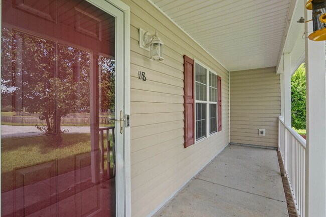 Building Photo - "Charming 3-Bedroom Sanctuary with 2 Full ...