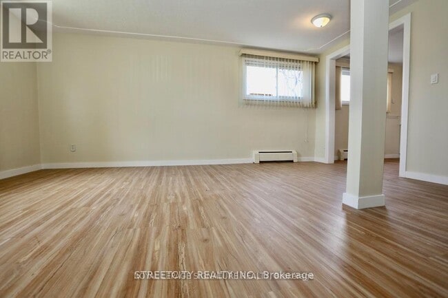 Building Photo - 394 Thiel St