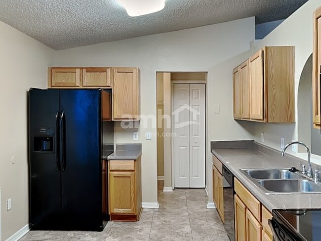 Foto del edificio - 7358 Grey Fox Ln
