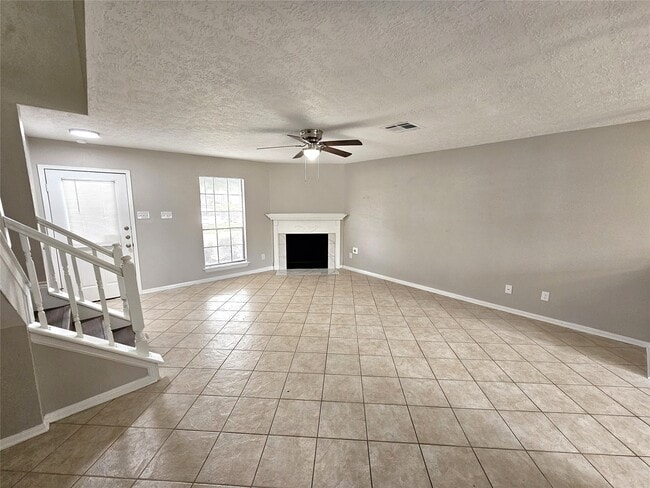 Building Photo - 17303 Saturn Ln
