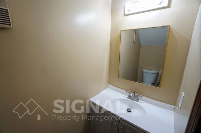 Foto del edificio - 725 Eastern Manor Ln