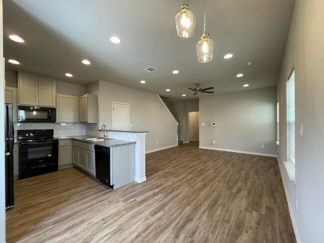 Building Photo - 117 Peruna Dr