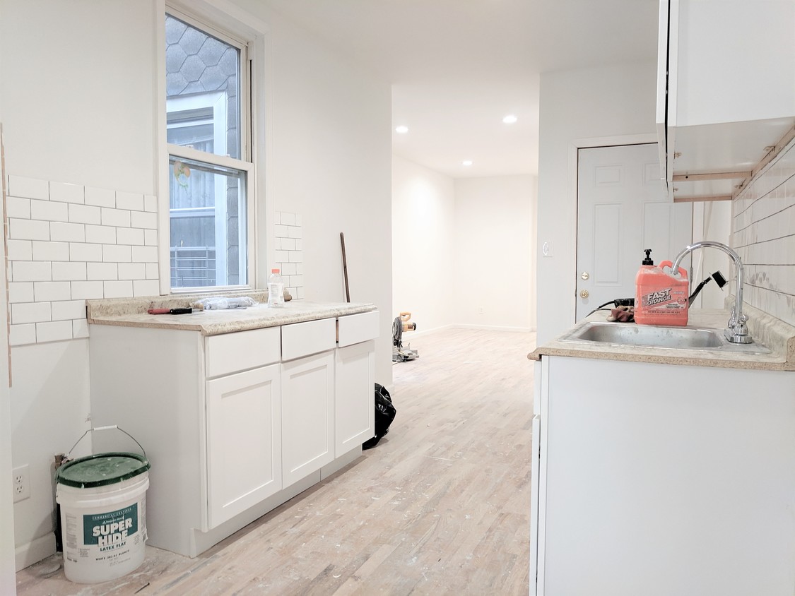 Foto principal - 18-18 Dekalb Ave