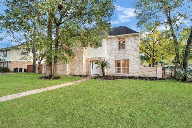 Building Photo - 3919 Fernglade Dr