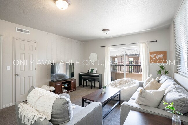 Foto del edificio - 859 E 620 N St