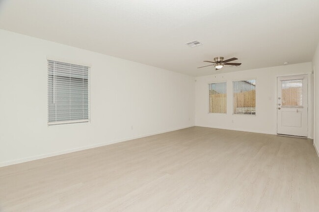 Foto del edificio - 417 Payton Pl
