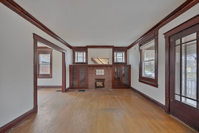 Building Photo - West Price Hill - Charming 3 bedroom 1 bath