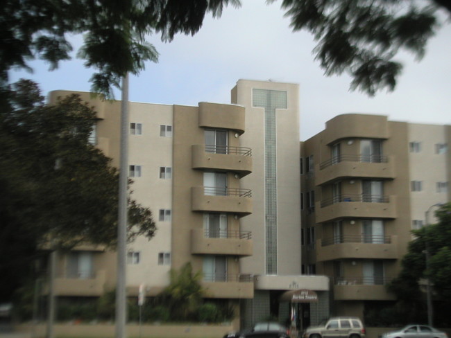 Building Photo - 8715 Burton Way