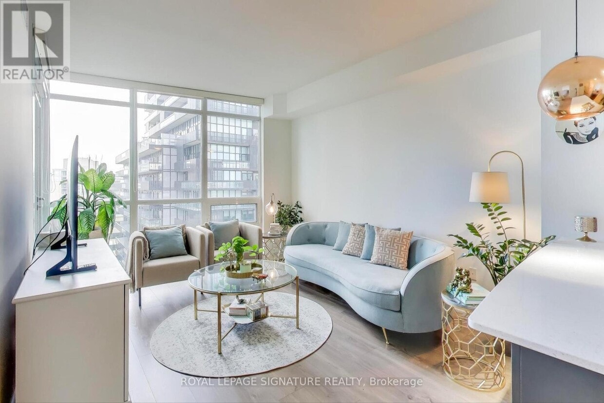 Photo principale - 30 Roehampton Ave