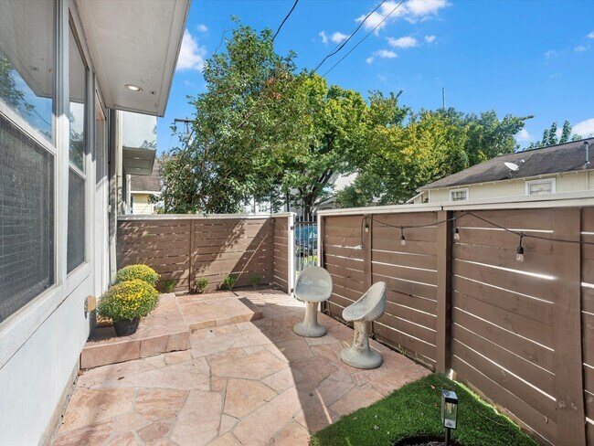 Foto del edificio - 3421 Gillespie St