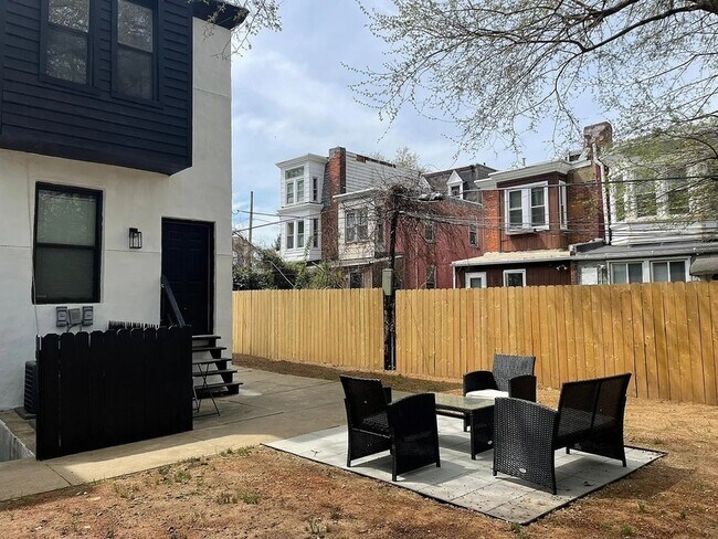 Building Photo - 4835 Morris St