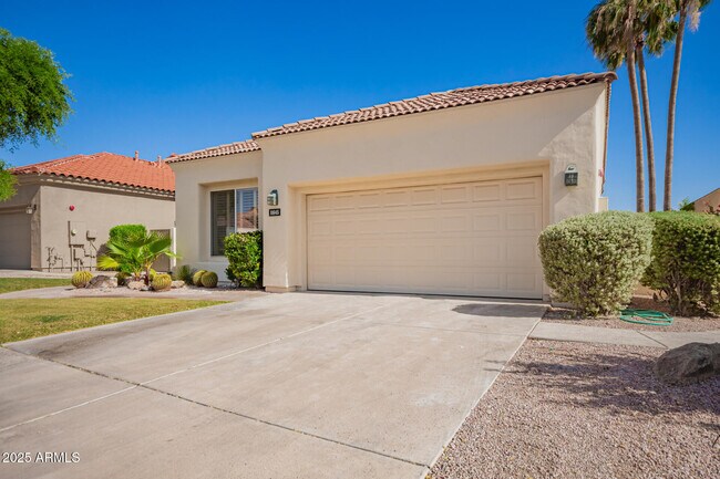 Building Photo - 11645 E Bella Vista Dr