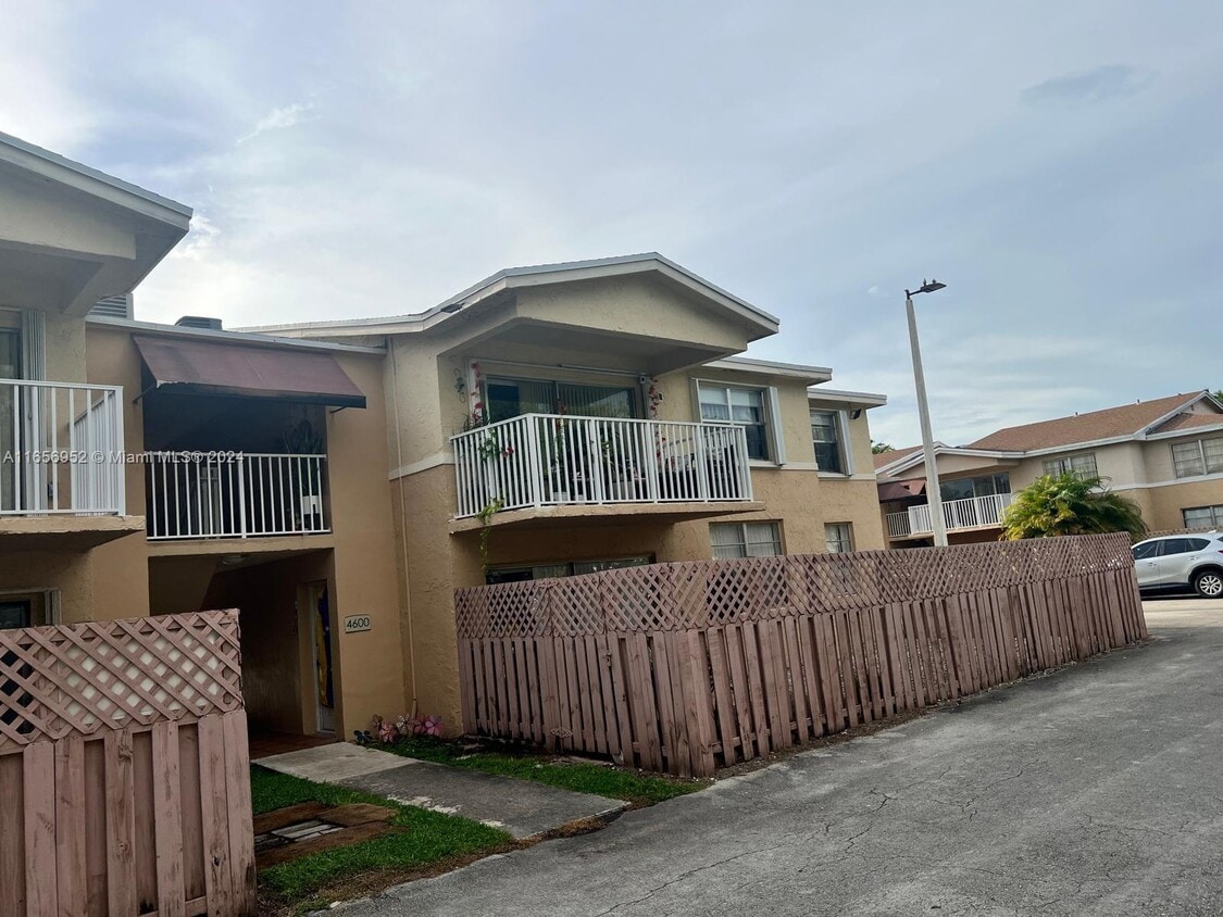 Primary Photo - 4600 NW 79th Ave
