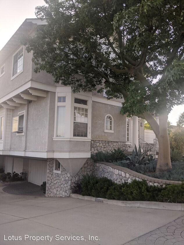 Primary Photo - 2601 S Baldwin Ave