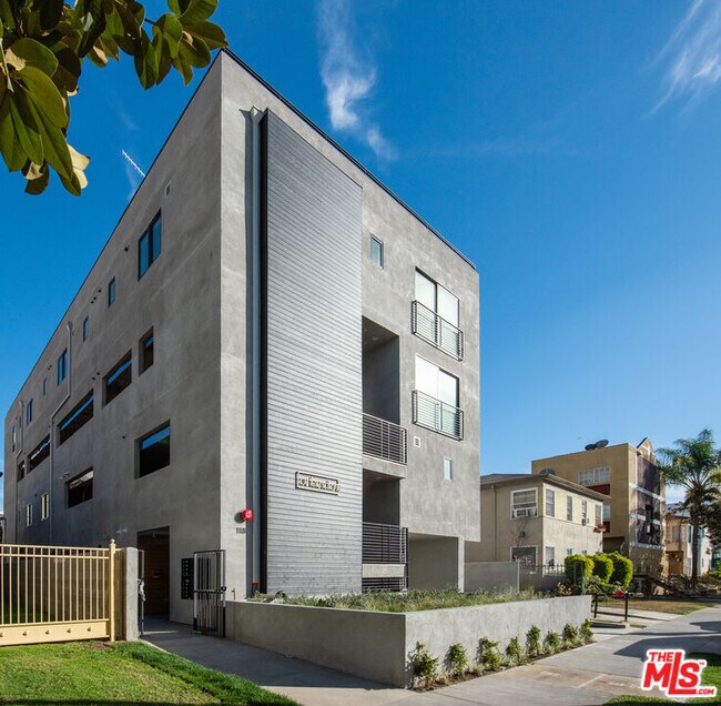 Building Photo - 118 Orlando Ave