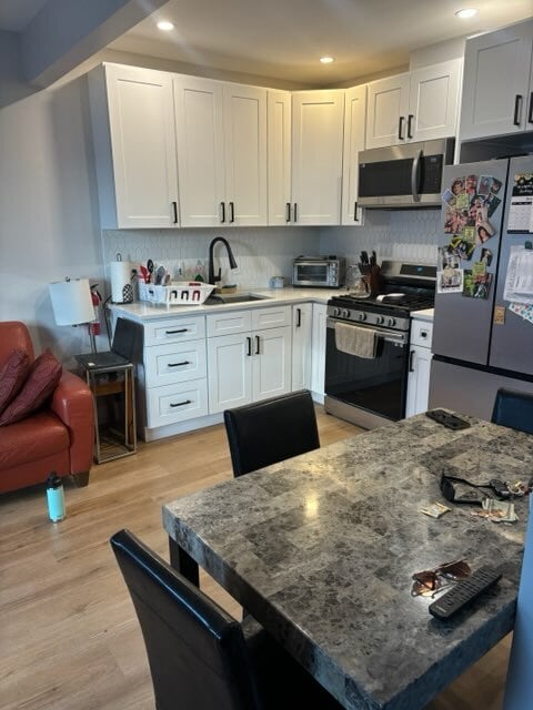 Foto del edificio - 42 Outwater Ln