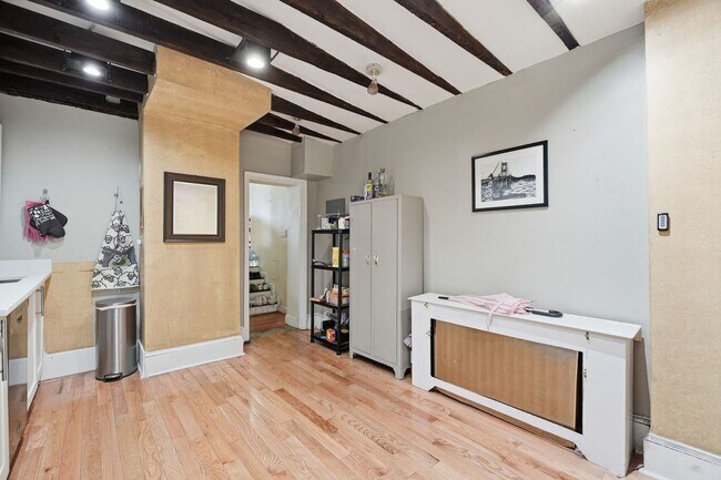 Building Photo - Updated Georgetown Two-Bedroom with All Utilities Included!