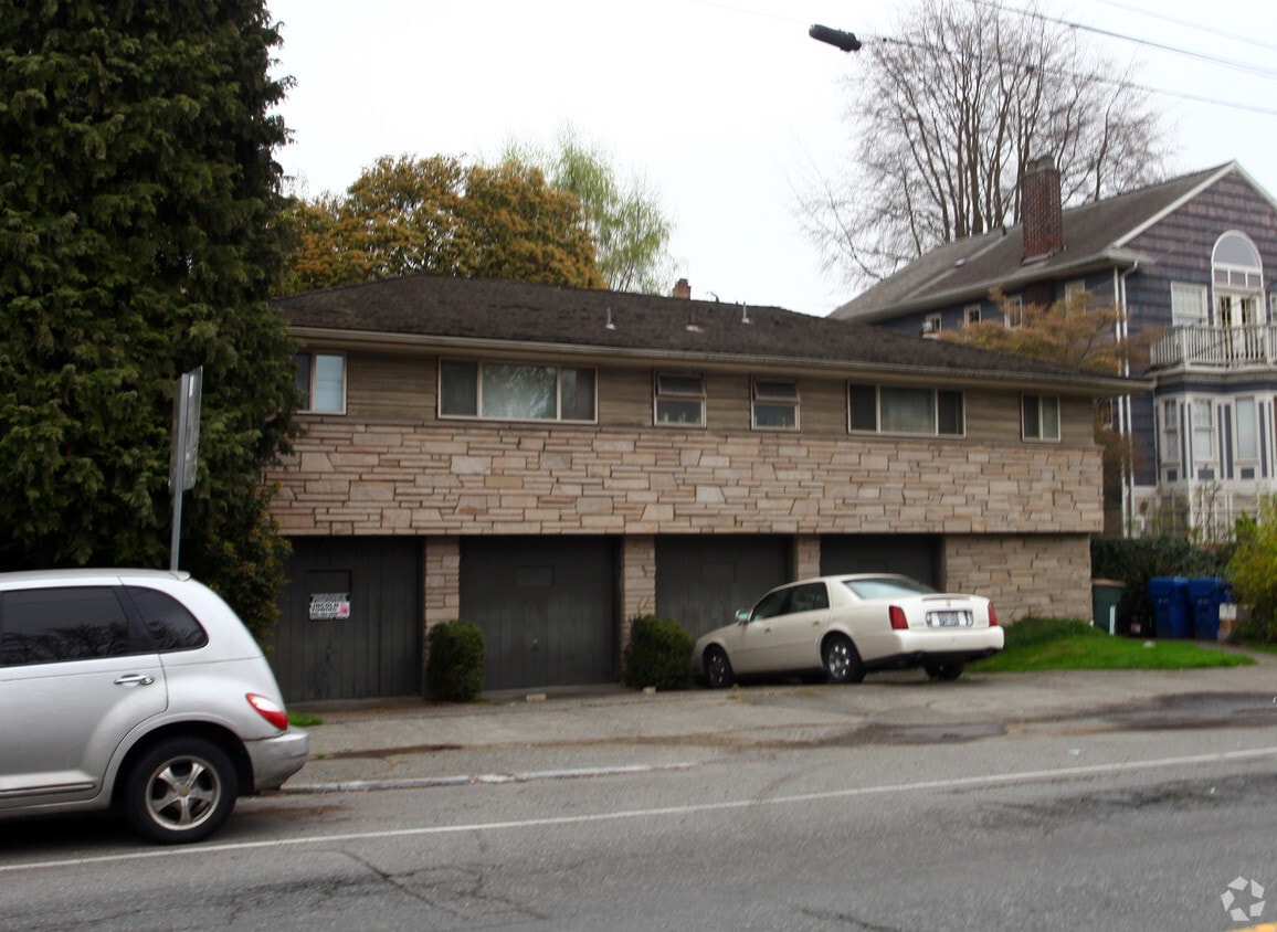 Building Photo - Victoria Court Apartments