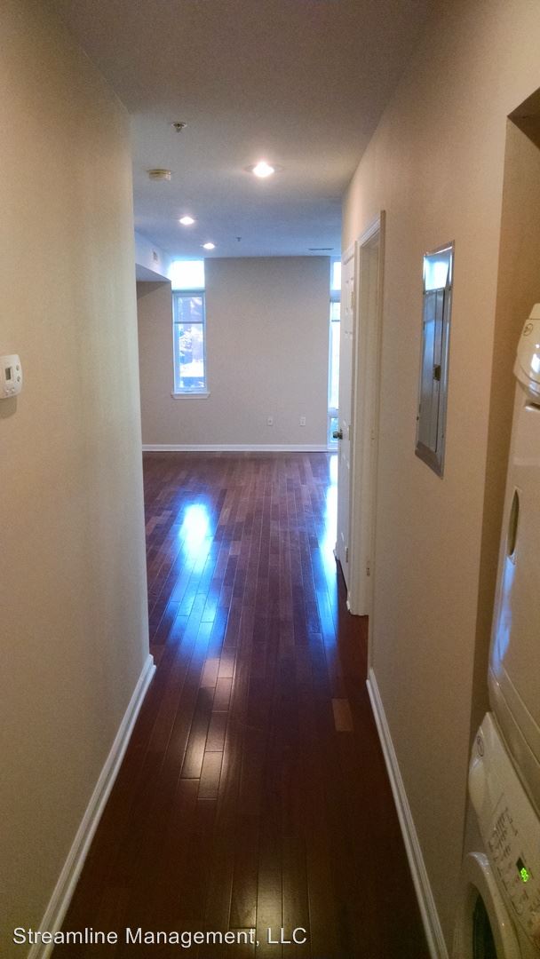 Foto del edificio - 760 Girard St NW