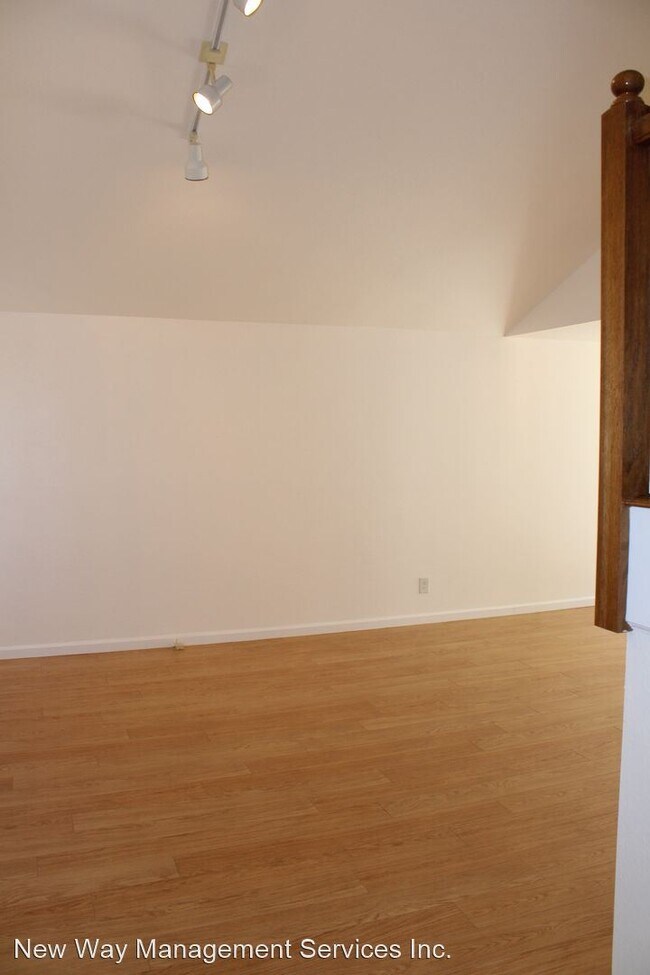 Building Photo - 3 br, 3 bath House - 2934 Eucalyptus Court