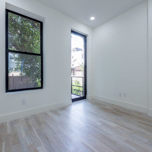 Building Photo - 1811 Linden St