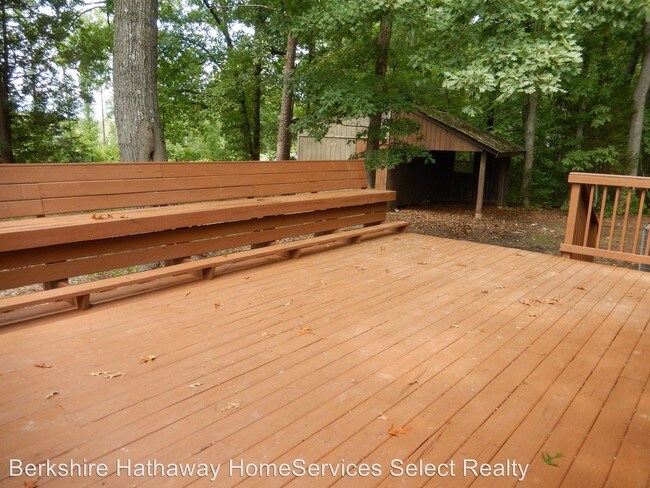 Building Photo - 304 Confederate Dr