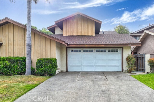 Foto principal - 759 S Park Hyde St