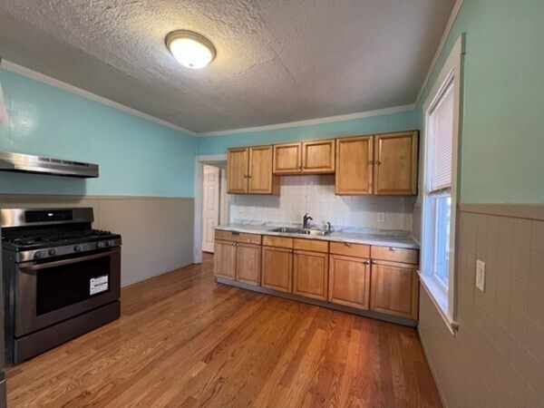 Foto principal - 104 Pleasant St