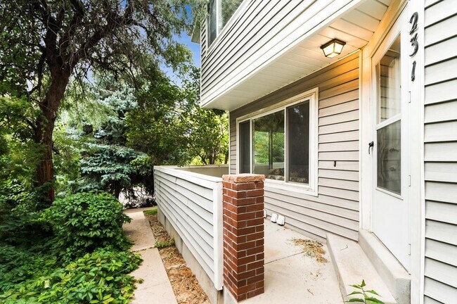 Building Photo - Beautiful 2 bed, 2 bathroom home in Aurora!