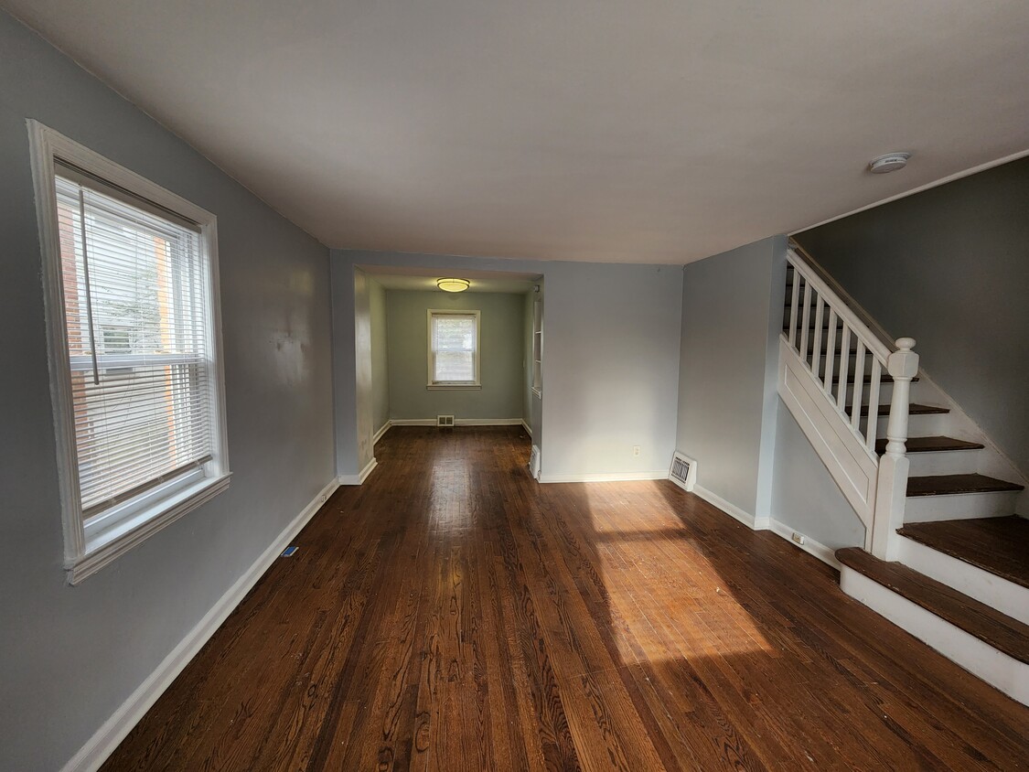 Primary Photo - 364 Oakland St