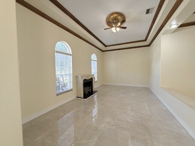 Building Photo - Stunning 5-Bedroom Pool Home in Gated Spyglass Community!