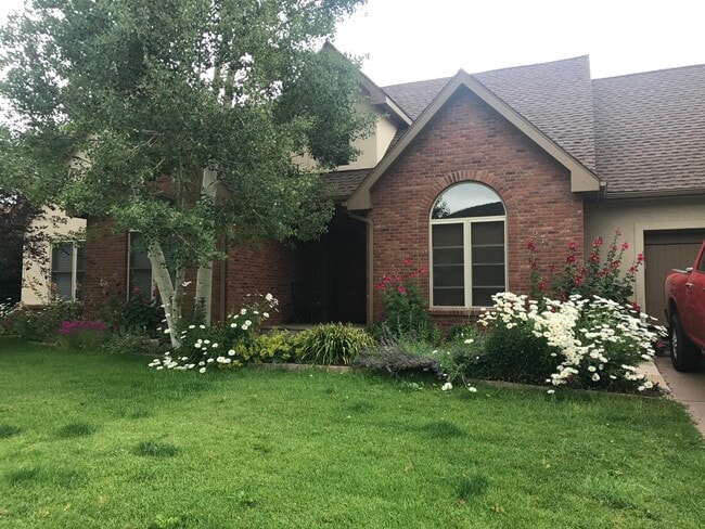 Building Photo - 271 Black Bear Dr
