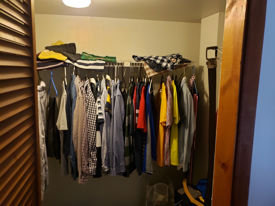 Walk in Closet - 19 Riverlin St