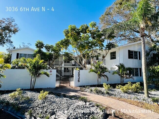 Building Photo - Newly Renovated in Prime Location!  Kenwoo...