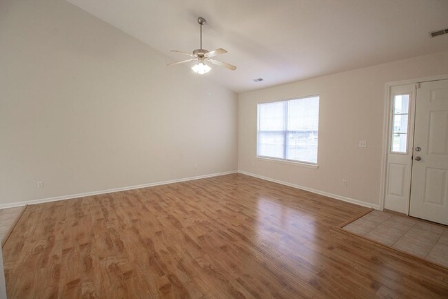 Foto del edificio - 3 Bedroom Home South of Columbia - Truman ...