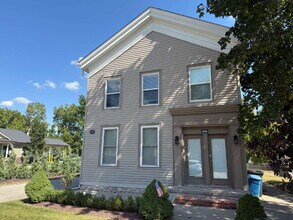 Building Photo - 219 S Main St