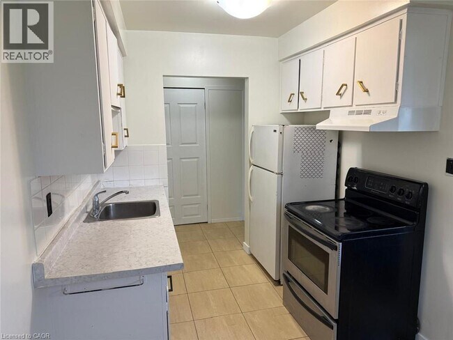 Photo du bâtiment - 449 Hazel St