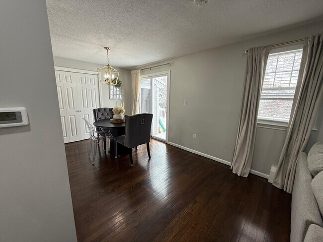 Foto del edificio - 14 Pere Marquette St