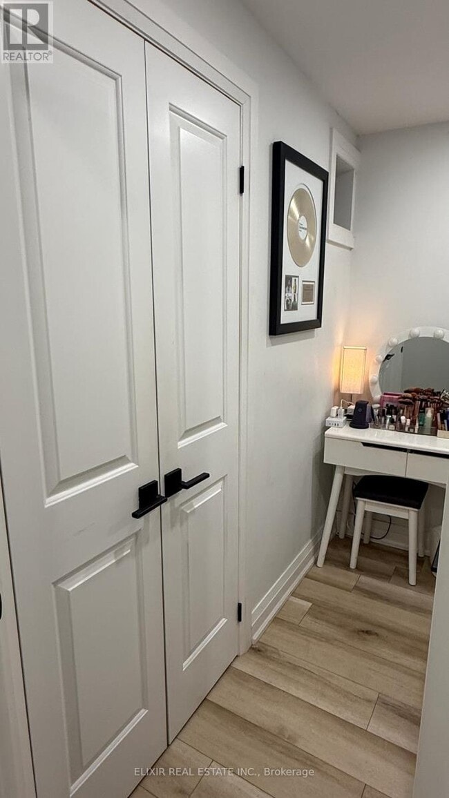 Building Photo - 147 Lansdowne Ave