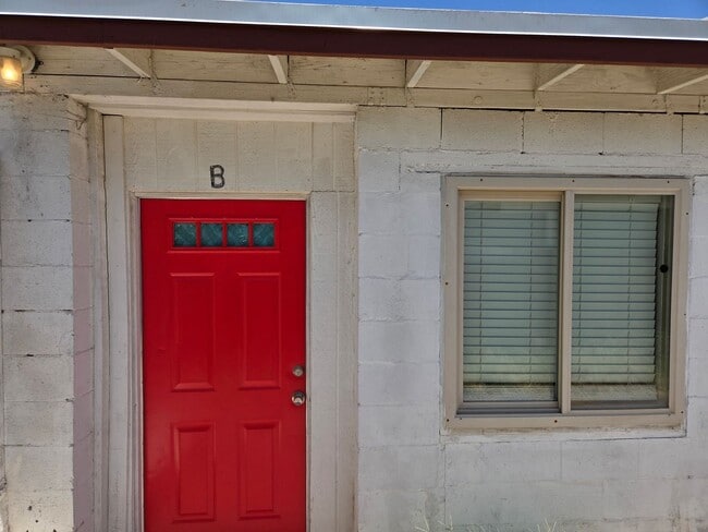 Photo - Phoenix 3 Bed/3 Bath in Coronado! House