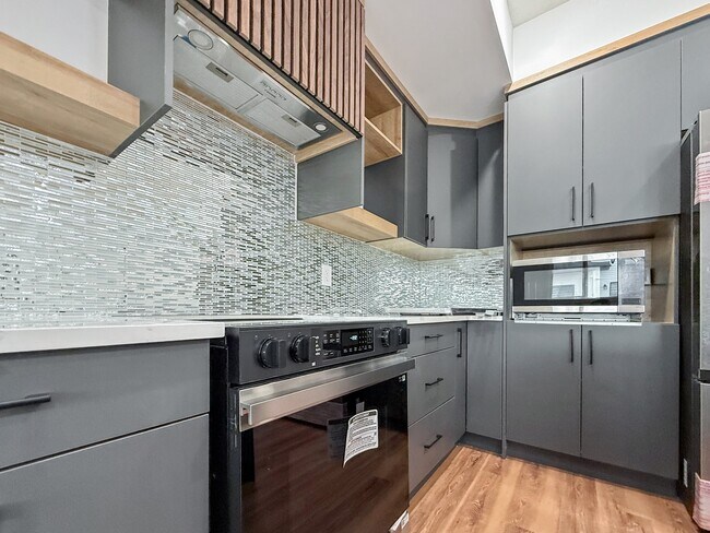 Photo du bâtiment - 130 Hawks Ridge Blvd NW