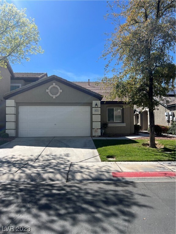 Foto principal - 825 Majestic Oak St