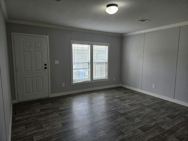 Foto del edificio - 210 Birch Ln