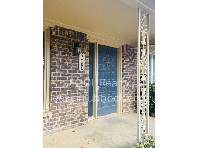 Building Photo - Updated and cozy 3/2/2