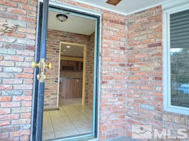 Building Photo - 2125 Lakeside Dr