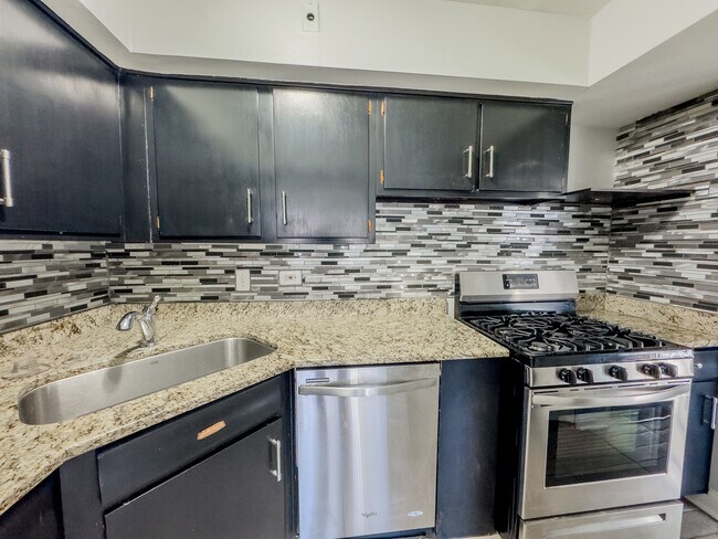 Foto del edificio - 6947 S Jeffery Blvd