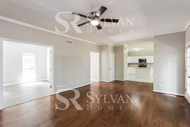 Building Photo - Spacious 4 bedroom colonial available now!