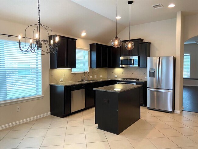 Building Photo - 743 Hot Spring Valley